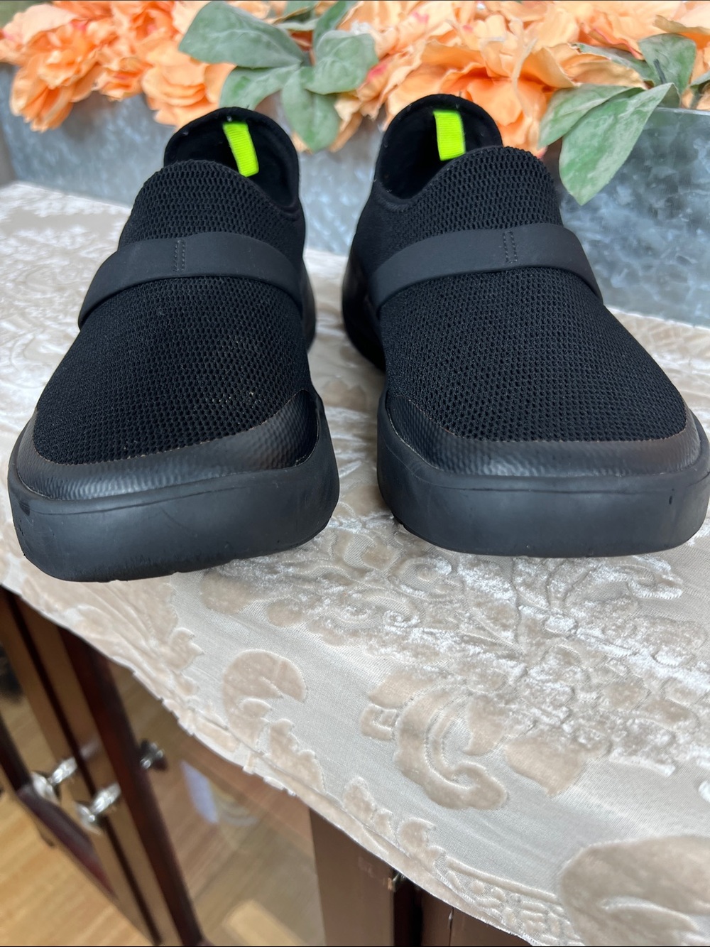 OOFOS Oomg Women Low Mesh Slip On Sneakers Shoe Black Size 9 - Picture 3 of 9